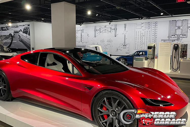 Tesla Roadster: Mobil Sport Listrik Performa Mengagumkan