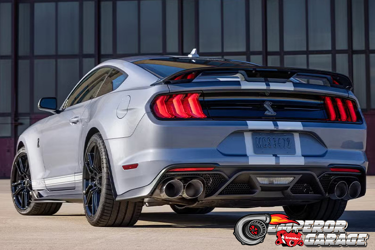 Ford Mustang Shelby GT500: Sang Monster Jalanan